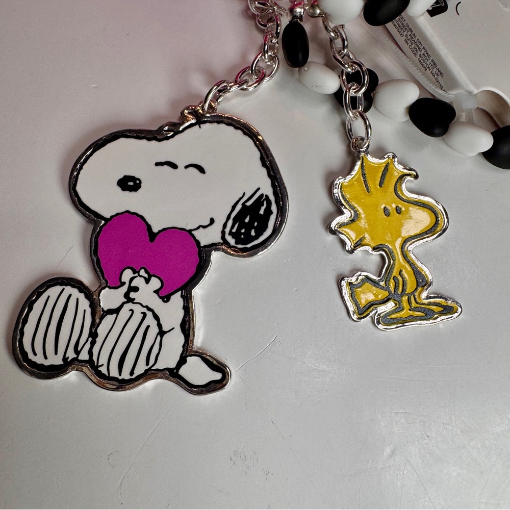 NWT Women's Peanuts Snoopy Bag Charm or Keychain from Primark. - Picture 9 of 11